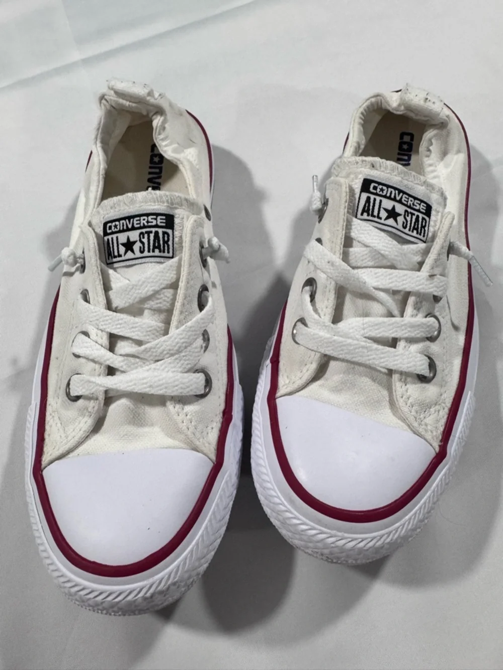 Converse White Low Top Sneakers with Burgundy Heel Stripe - Picture 1 of 8